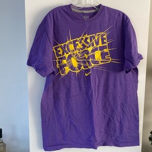 NIKE the athletic dept. EXCESSIVE FORCE purple yellow graphic tee standard fit
